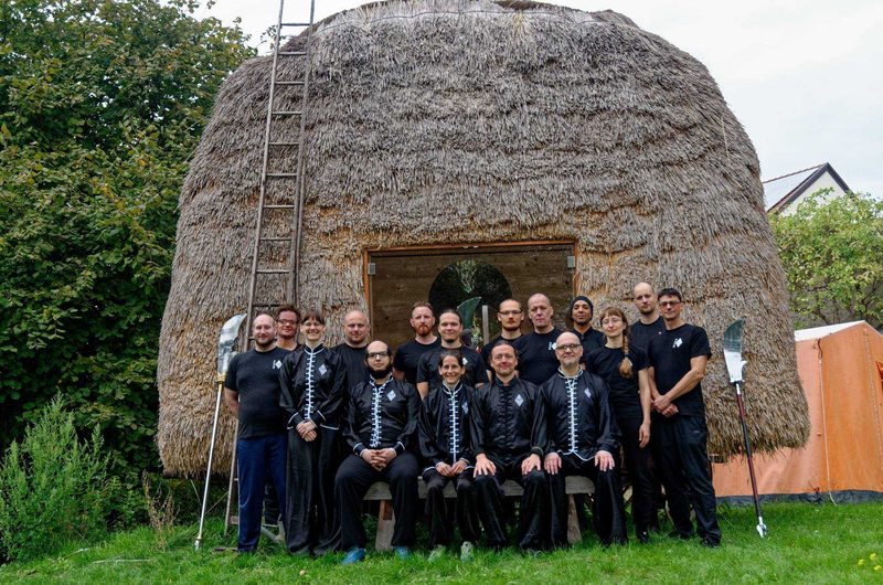 Abschlussfoto Trainingslager 2021 im Garten Ballsaal Tucholski